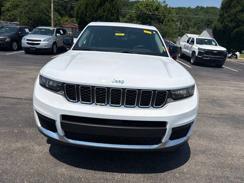 Used 2023 Jeep Grand Cherokee L Laredo AWD/4WD image 8