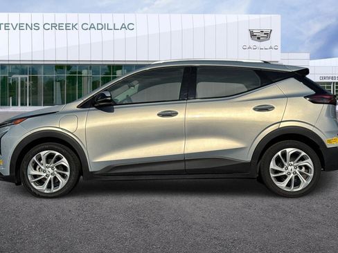 Used 2023 Chevrolet Bolt EUV LT w/ Comfort Package image 6