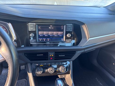 Used 2019 Volkswagen Jetta R-Line image 18