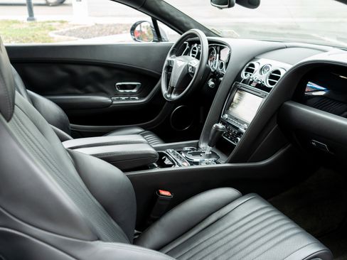 Used 2016 Bentley Continental GT image 8