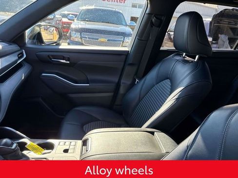 Used 2024 Toyota Highlander XSE image 21