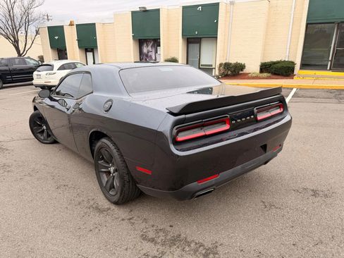 Used 2016 Dodge Challenger SXT w/ Cold Weather Group image 7