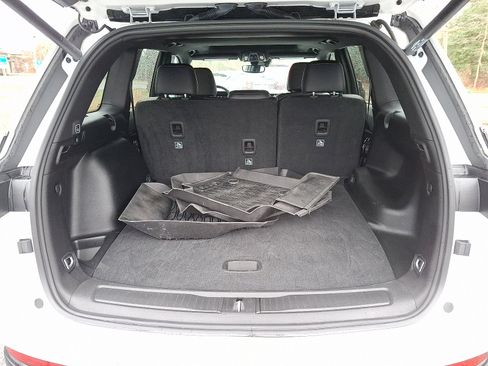 Used 2023 Jeep Grand Cherokee Altitude image 28