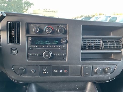 Used 2017 Chevrolet Express 3500 LT w/ LT Preferred Equipment Group image 27