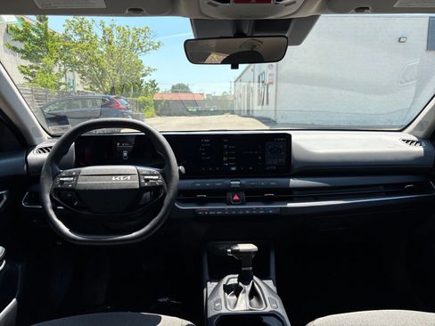 Used 2025 Kia K4 FWD image 33