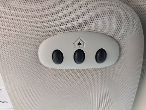 Used 2022 Ford Edge Titanium image 24