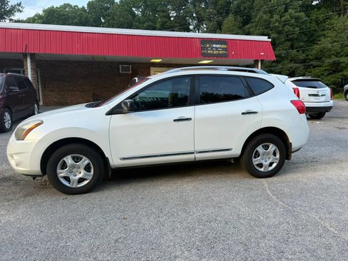 Used 2015 Nissan Rogue S w/ Convenience Package FWD image 4