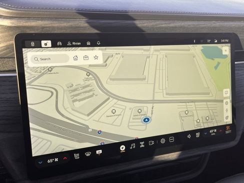 Used 2023 Rivian R1T Launch Edition image 19