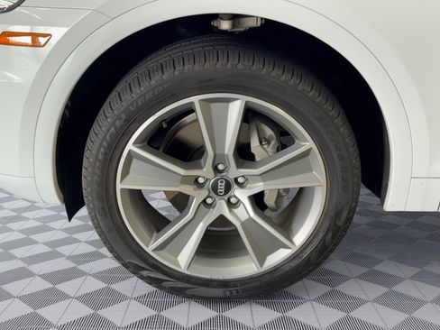 Used 2019 Audi Q5 2.0T Premium Plus w/ Premium Plus Package AWD/4WD image 13