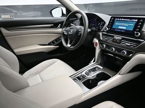 Used 2021 Honda Accord Hybrid image 19