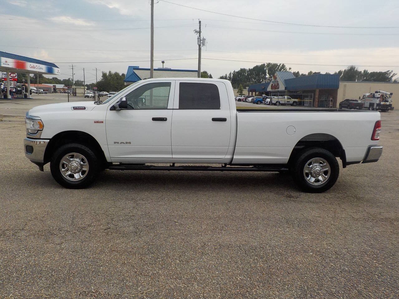 Used 2022 RAM 2500 Tradesman w/ Chrome Appearance Group AWD/4WD image 2