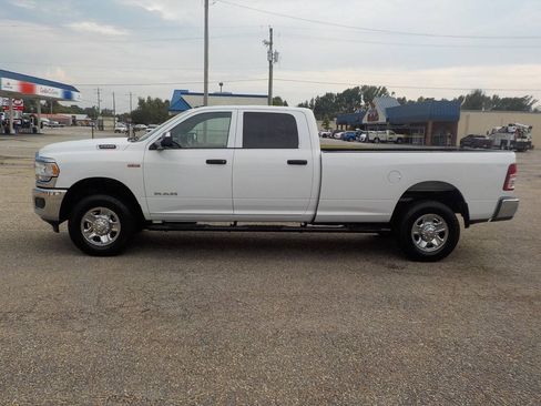 Used 2022 RAM 2500 Tradesman w/ Chrome Appearance Group AWD/4WD image 2