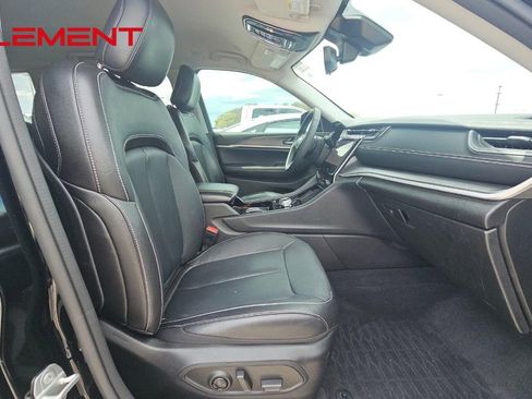 Used 2023 Jeep Grand Cherokee Limited image 12