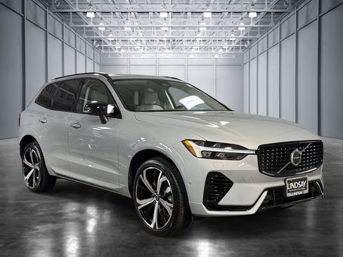 Used 2025 Volvo XC60 T8 Ultra w/ Protection Package Premier AWD/4WD image 9