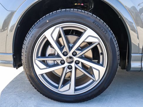 New 2025 Audi Q3 2.0T Premium image 14