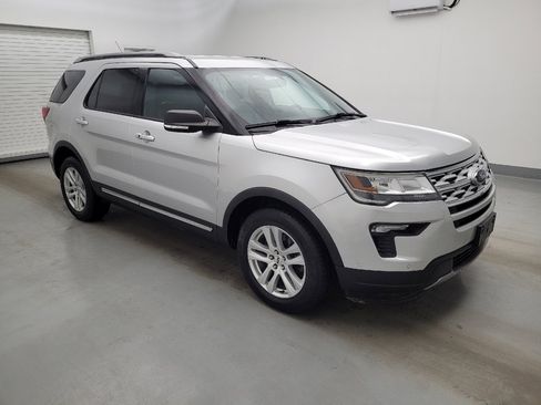 Used 2019 Ford Explorer XLT w/ Equipment Group 202A FWD image 11