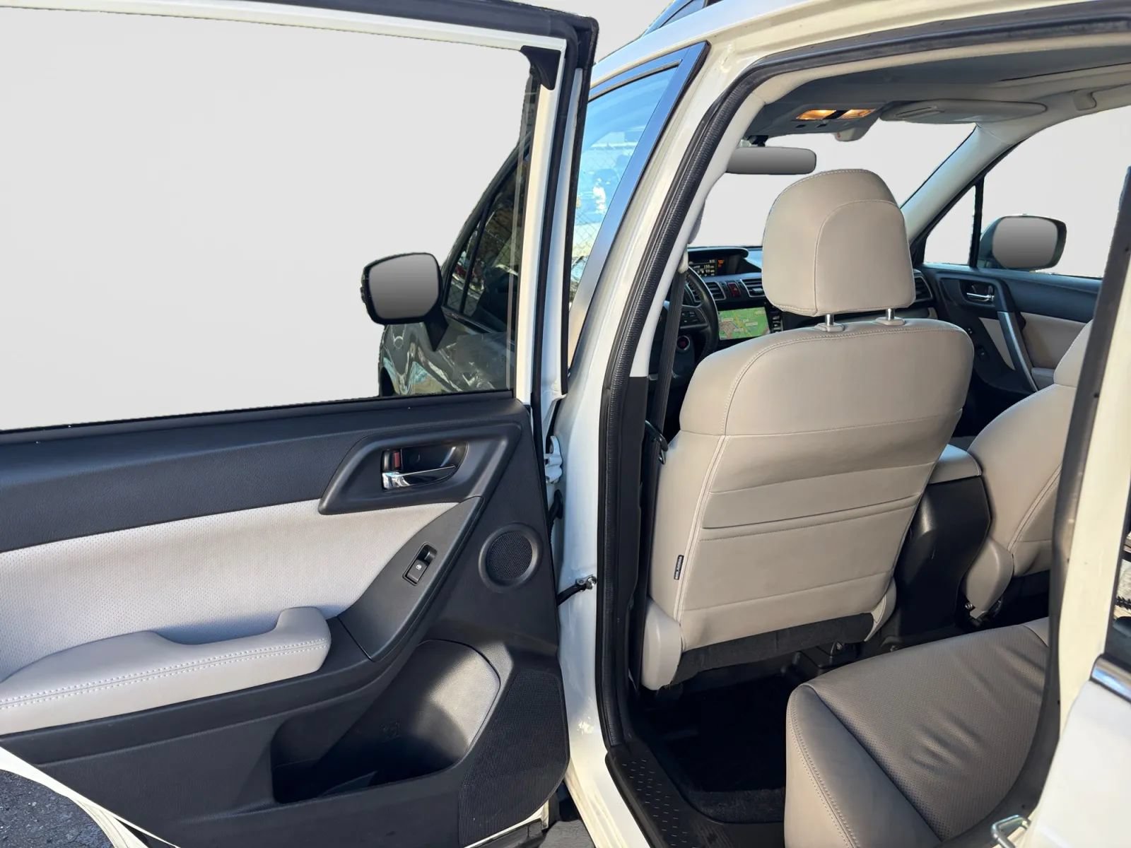Used 2016 Subaru Forester 2.5i Touring w/ Eyesight & Navigation System AWD/4WD image 14