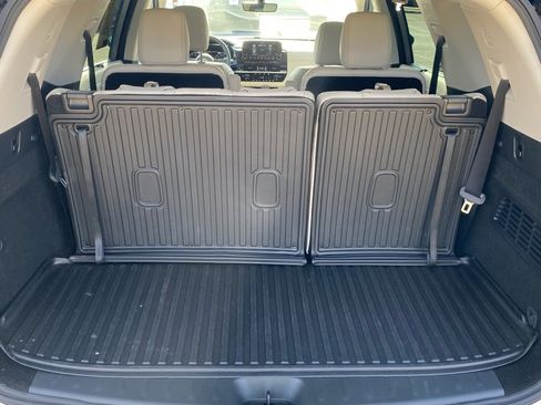 Used 2025 Nissan Pathfinder SL w/ SL Premium Package image 10