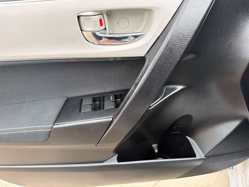 Used 2017 Toyota Corolla LE w/ Carpet Mat Package (TMS) FWD image 20