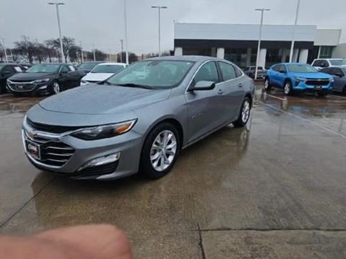 Used 2023 Chevrolet Malibu LT image 3