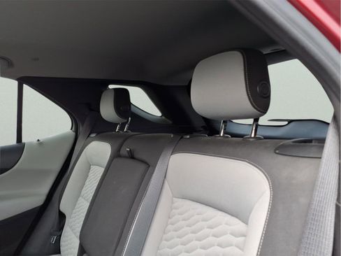 Used 2018 Chevrolet Equinox LT FWD image 11