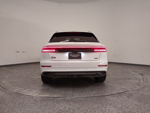 Used 2023 Audi Q8 Premium Plus image 9