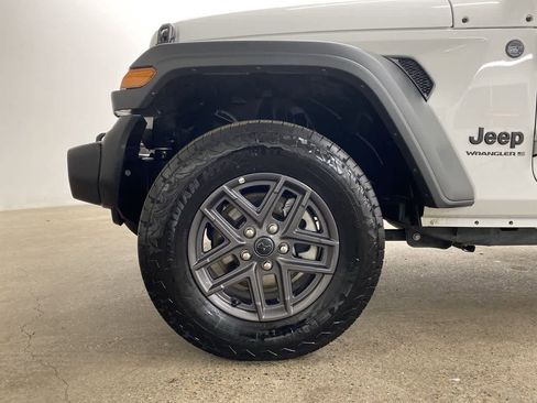 Used 2025 Jeep Wrangler Unlimited Sport AWD/4WD image 11