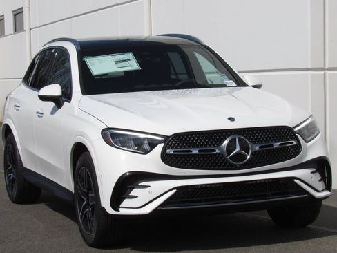 New 2025 Mercedes-Benz GLC 300 4MATIC image 2