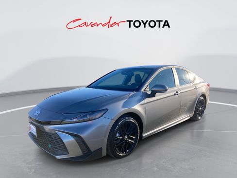 Certified 2026 Toyota Camry SE image 1