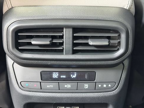 Used 2023 Honda Pilot Touring image 32