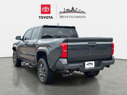Used 2024 Toyota Tacoma SR5 AWD/4WD image 5