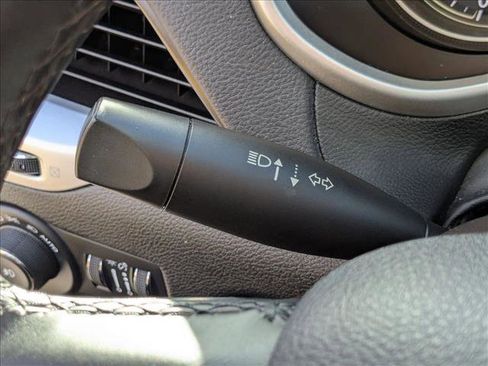 Used 2018 Jeep Cherokee Latitude Plus w/ Cold Weather Group image 15