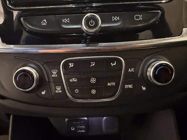 Used 2023 Chevrolet Traverse LT w/ LT Premium Package AWD/4WD image 25