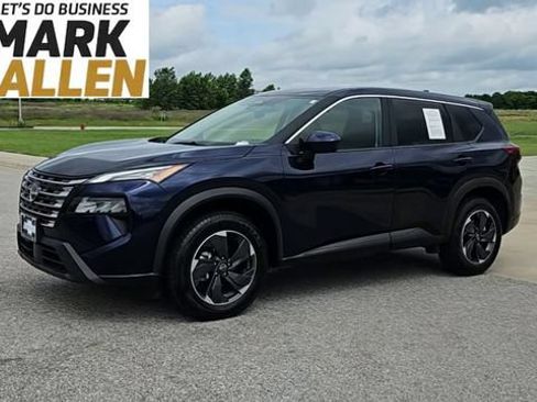 Used 2025 Nissan Rogue SV FWD image 4