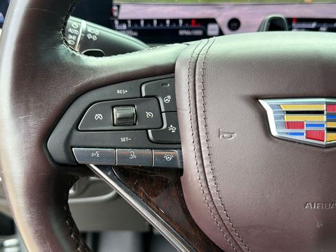 Used 2024 Cadillac Escalade Sport Platinum w/ LPO, ONYX Package AWD/4WD image 17