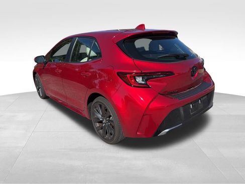 Used 2025 Toyota Corolla XSE FWD image 3