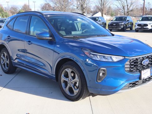 Used 2023 Ford Escape ST-Line Select w/ Tech Pack #2 image 3