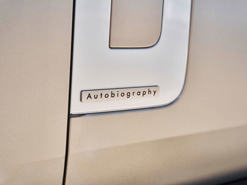 Used 2024 Land Rover Range Rover Long Wheelbase Autobiography AWD/4WD image 9