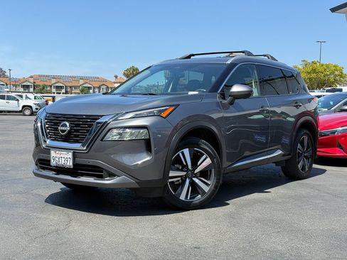 Used 2023 Nissan Rogue SL w/ SL Premium Package FWD image 2