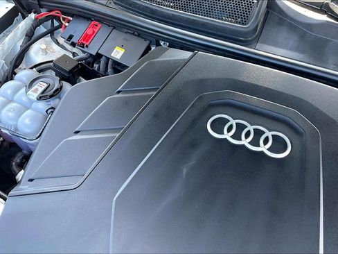 Used 2022 Audi Q7 3.0T Premium AWD/4WD image 32