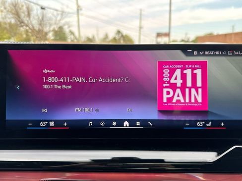 Used 2024 BMW 540i xDrive w/ Premium Package image 16