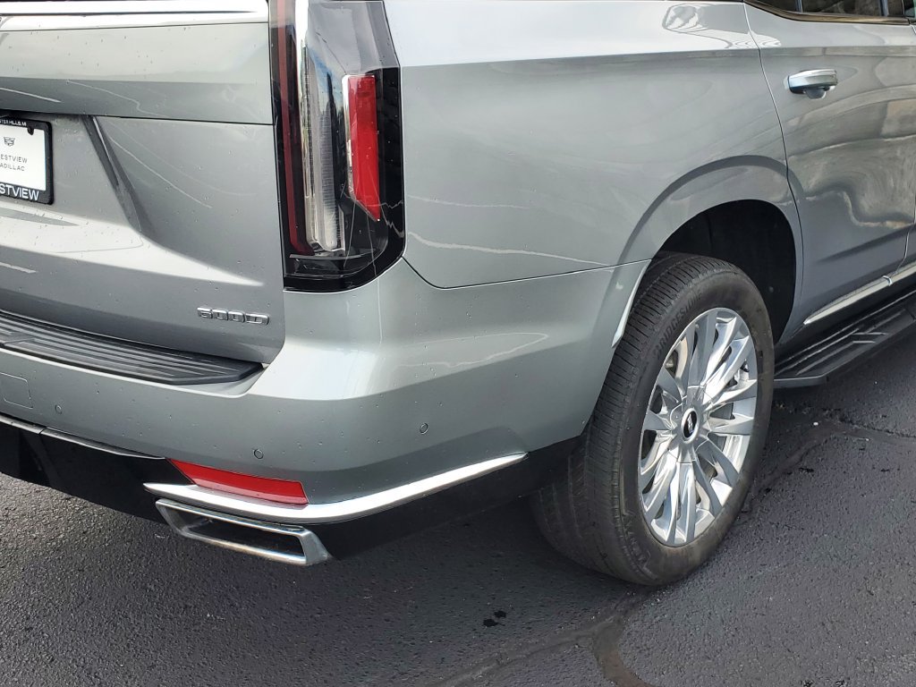 Used 2024 Cadillac Escalade Premium Luxury w/ Performance Package AWD/4WD image 11