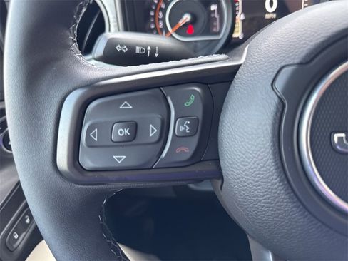 New 2025 Jeep Gladiator Sport image 19