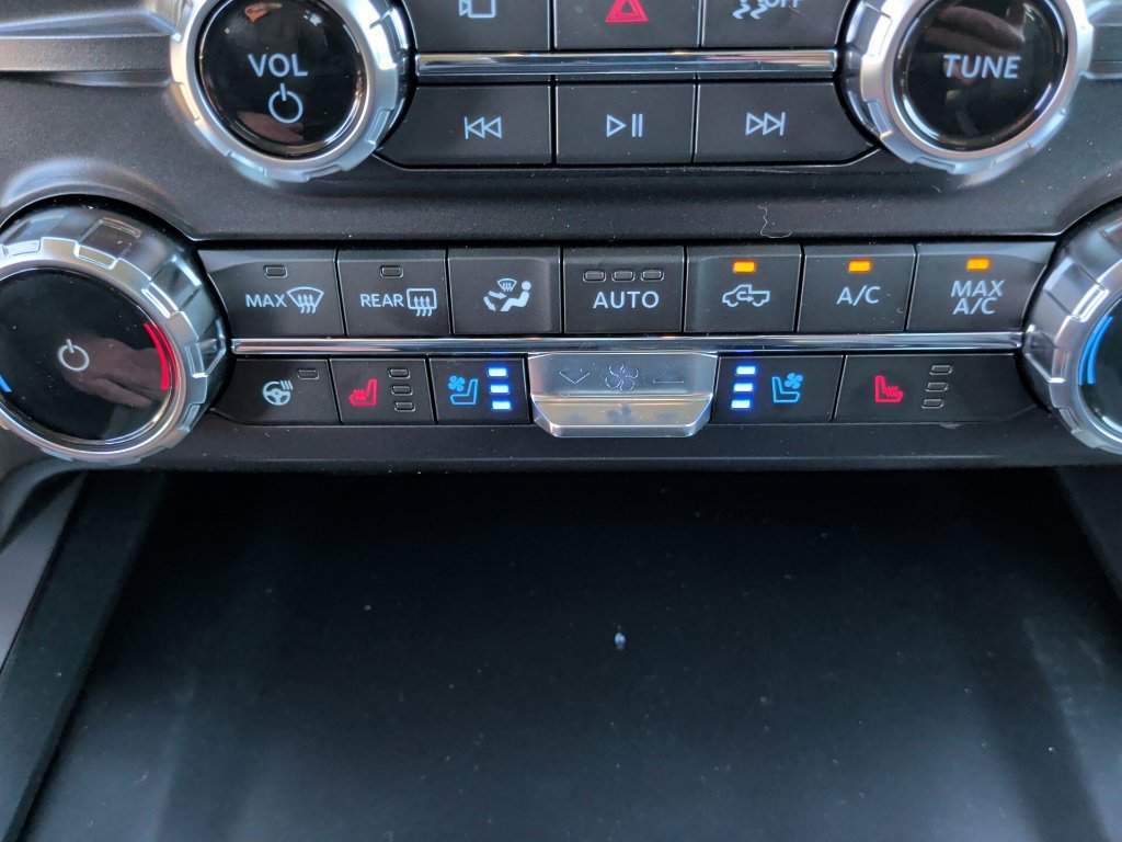 New 2027 Ford F350 Lariat w/ Lariat Premium Package AWD/4WD image 29