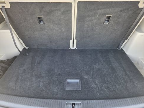 Used 2025 Volkswagen Atlas SE AWD/4WD image 27