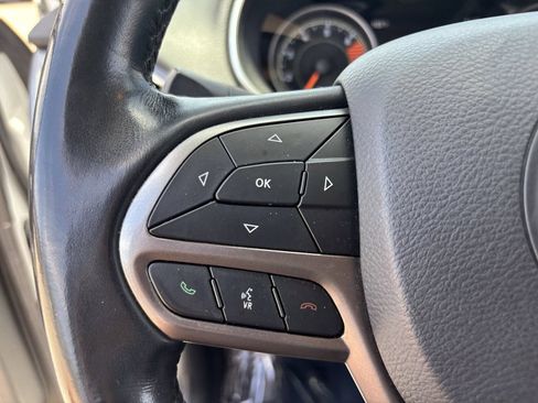 Used 2020 Jeep Cherokee Limited FWD image 26