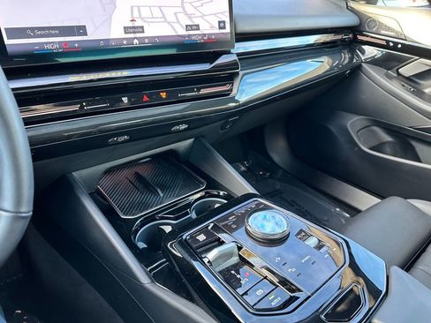 Used 2025 BMW 530i xDrive w/ Premium Package image 18