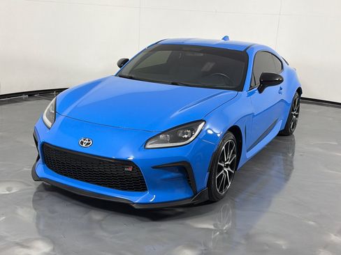 Used 2023 Toyota GR86 w/ ALL Weather Mat Package (TMS) RWD image 10