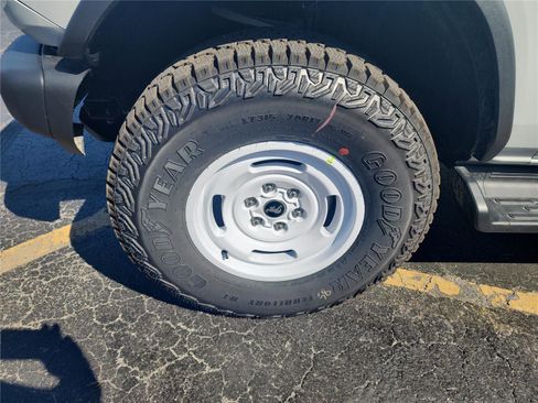 New 2026 Ford Bronco Heritage Edition image 9