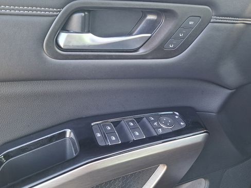Used 2023 Nissan Pathfinder Platinum AWD/4WD image 17